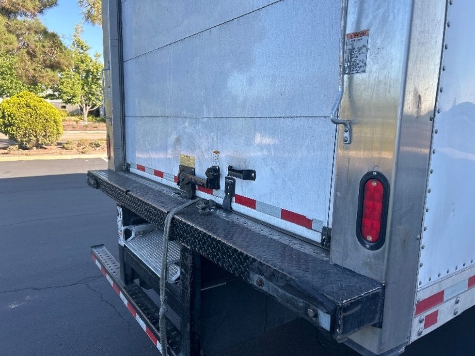 Refrigerated Truck-Light and Medium Duty Trucks-Hino-2019-195-Fontana-CA-201,366\n\t\tmiles-$ 33,000 - Image 28