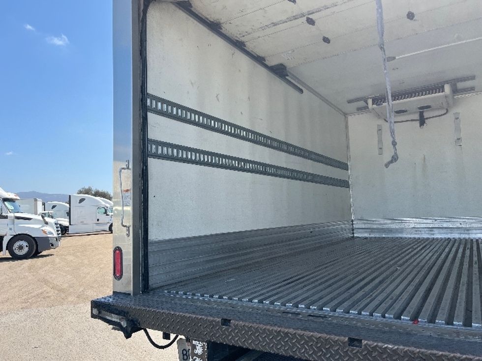 Refrigerated Truck-Light and Medium Duty Trucks-Hino-2019-195-Fontana-CA-201,633\n\t\tmiles-$ 33,000 - Image 11