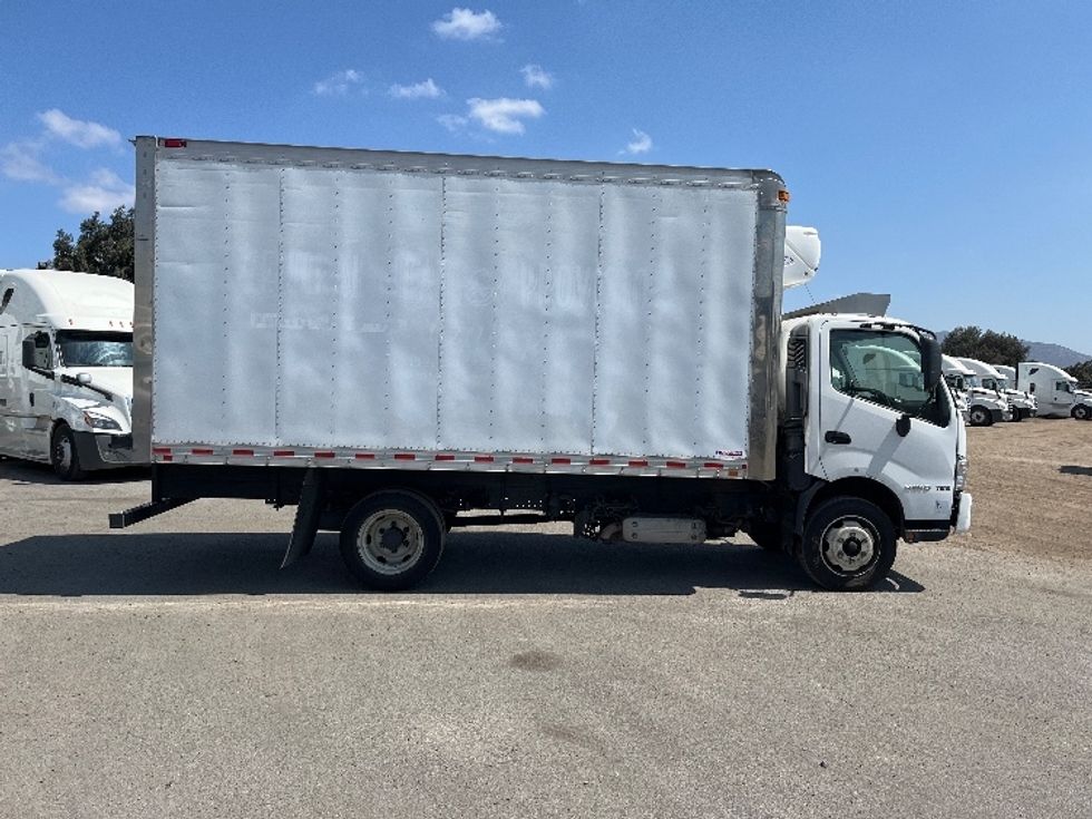 Refrigerated Truck-Light and Medium Duty Trucks-Hino-2019-195-Fontana-CA-201,633\n\t\tmiles-$ 33,000 - Image 15