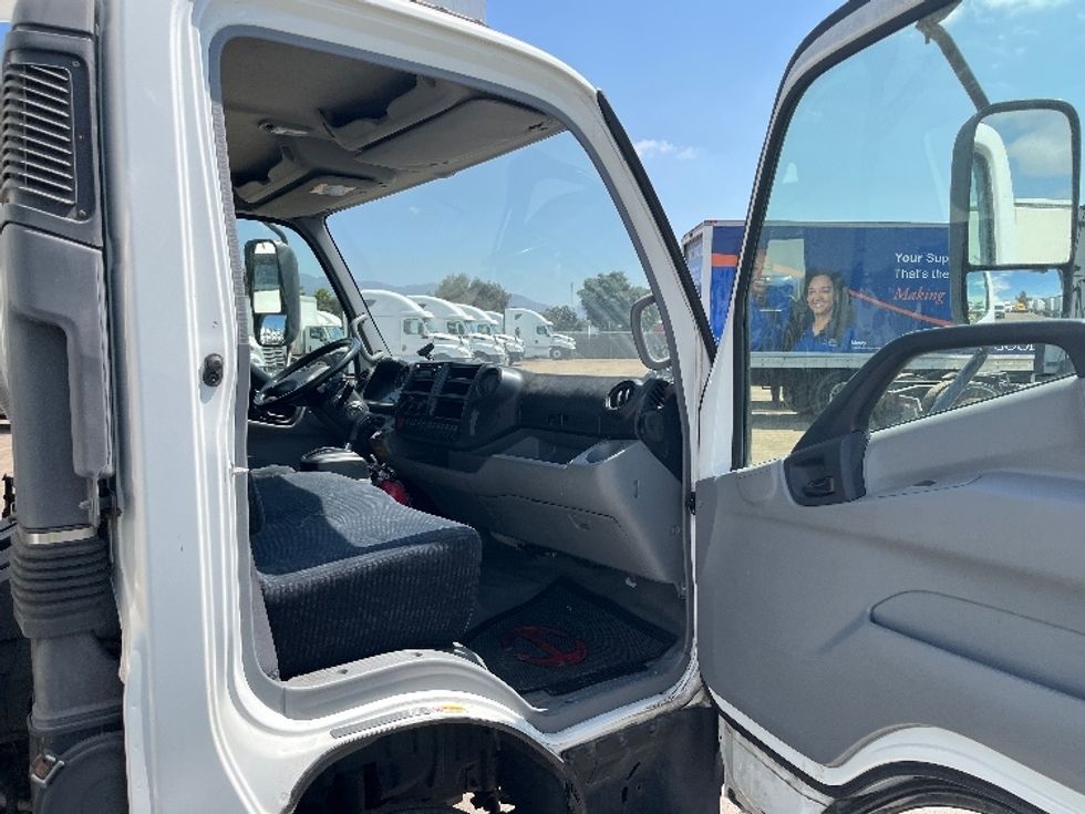 Refrigerated Truck-Light and Medium Duty Trucks-Hino-2019-195-Fontana-CA-201,633\n\t\tmiles-$ 33,000 - Image 20