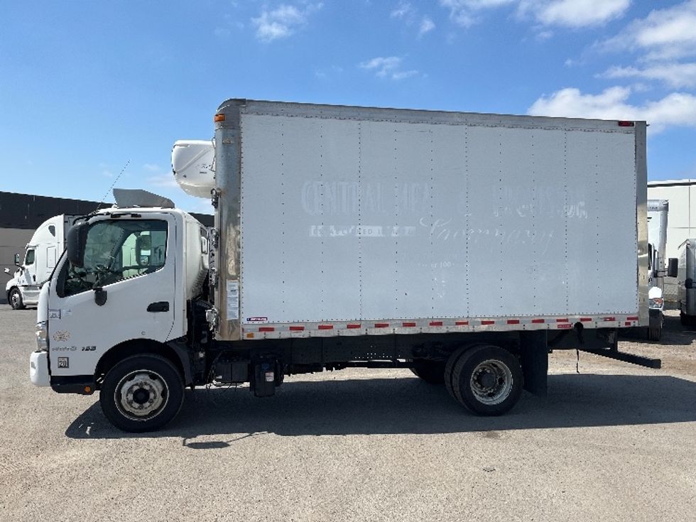 Refrigerated Truck-Light and Medium Duty Trucks-Hino-2019-195-Fontana-CA-201,633\n\t\tmiles-$ 33,000 - Image 4