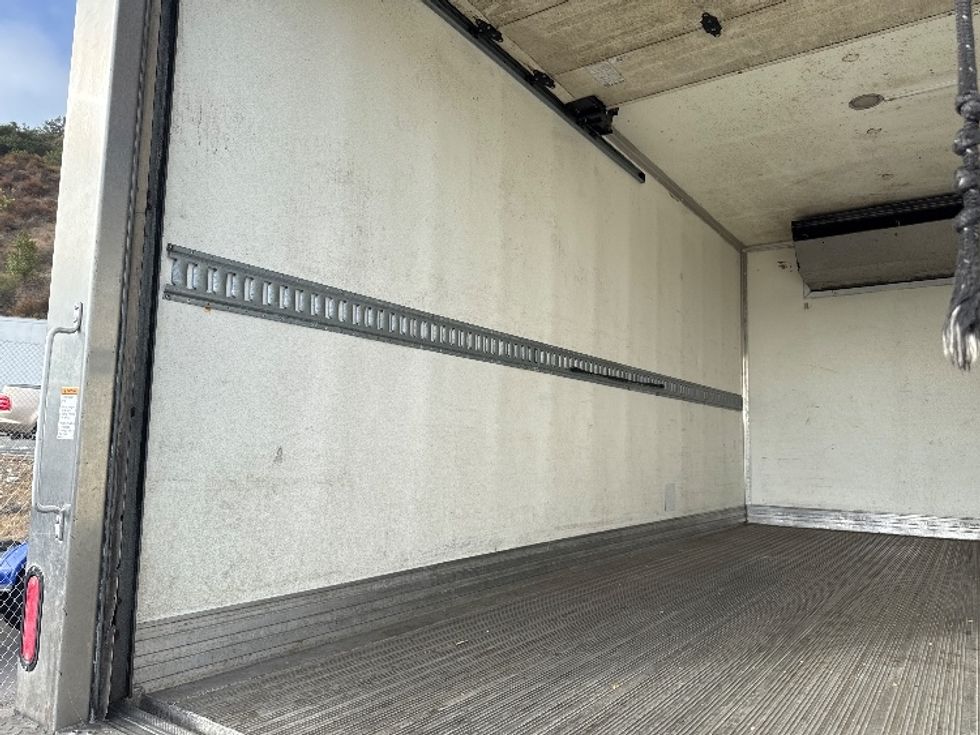 Refrigerated Truck-Light and Medium Duty Trucks-Hino-2019-195-Fontana-CA-77,506\n\t\tmiles-$ 55,000 - Image 10