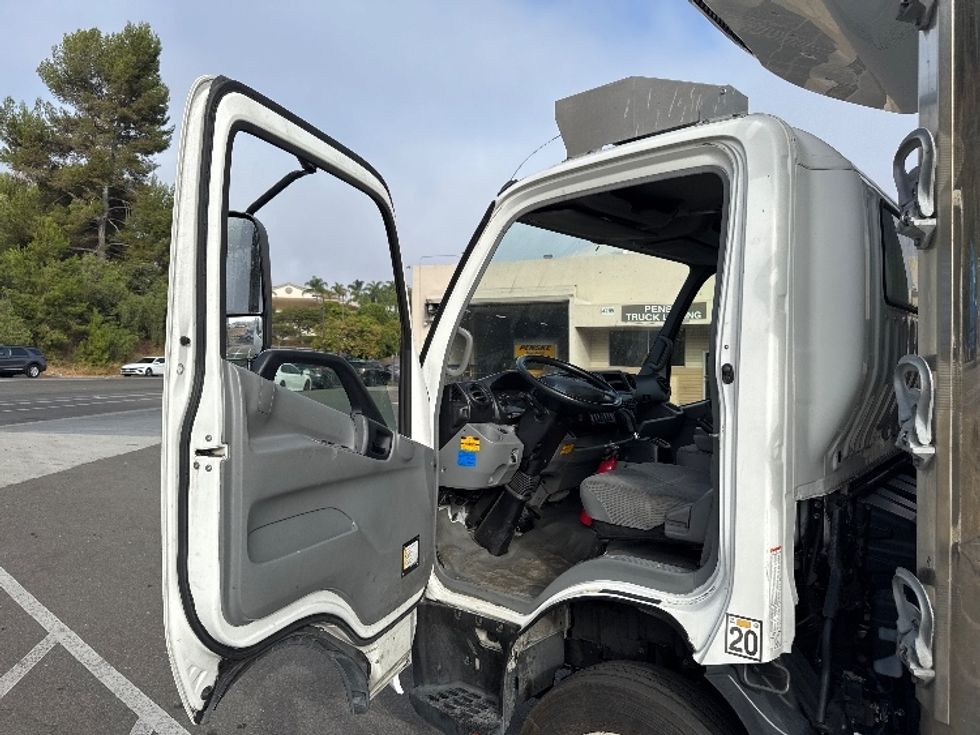 Refrigerated Truck-Light and Medium Duty Trucks-Hino-2019-195-Fontana-CA-77,506\n\t\tmiles-$ 55,000 - Image 15