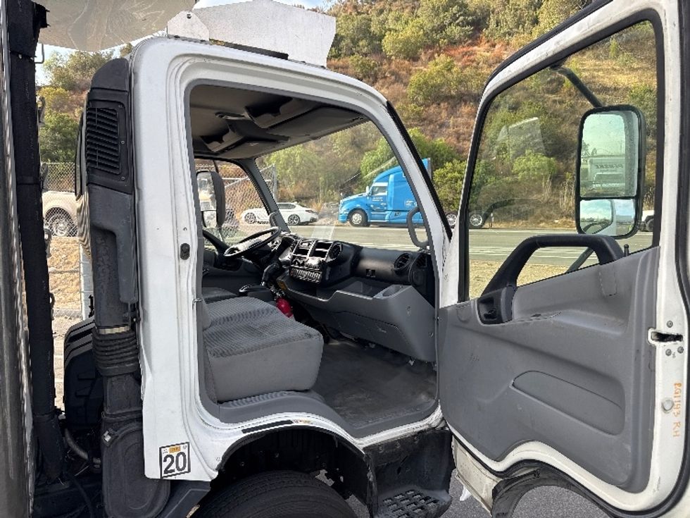 Refrigerated Truck-Light and Medium Duty Trucks-Hino-2019-195-Fontana-CA-77,506\n\t\tmiles-$ 55,000 - Image 19