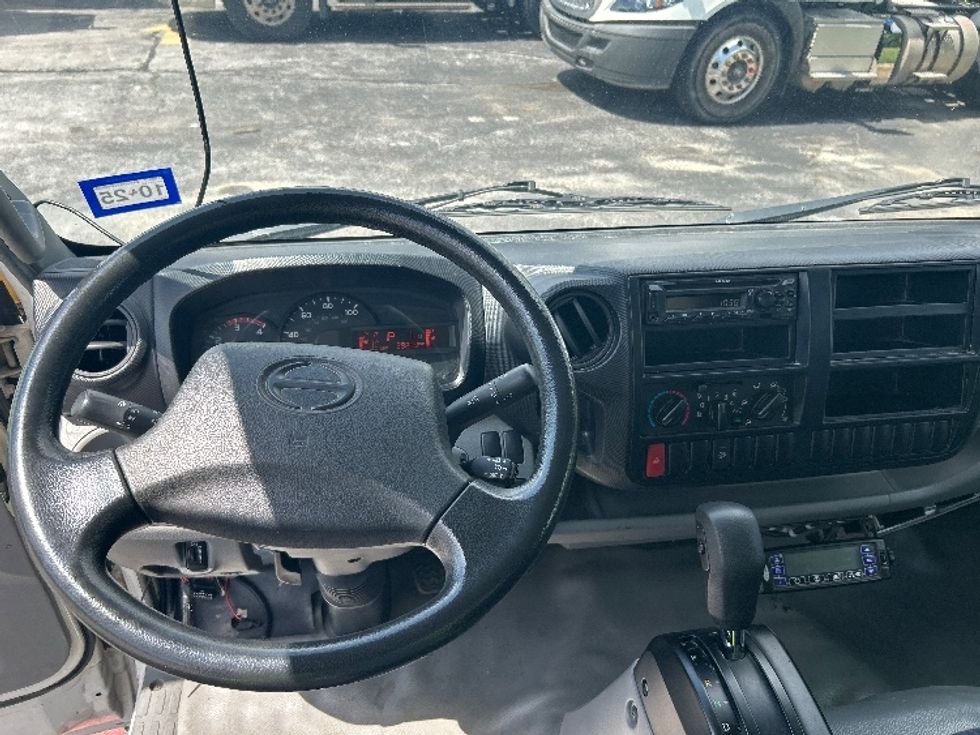Refrigerated Truck-Light and Medium Duty Trucks-Hino-2019-195-Houston-TX-97,675\n\t\tmiles-$ 48,750 - Image 18