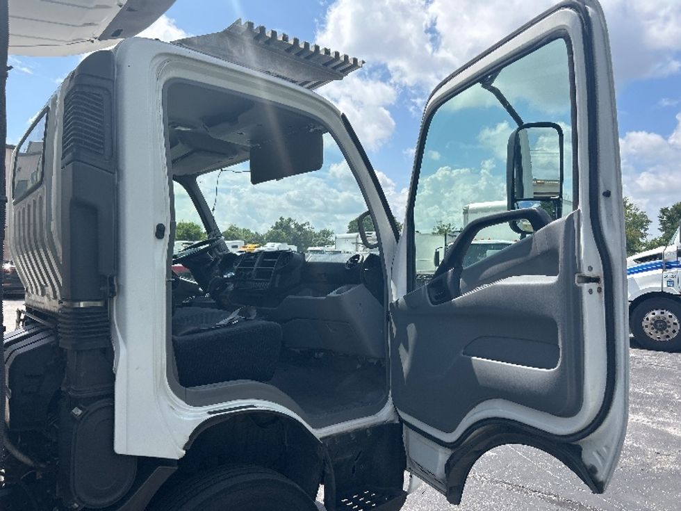 Refrigerated Truck-Light and Medium Duty Trucks-Hino-2019-195-Houston-TX-97,675\n\t\tmiles-$ 48,750 - Image 20