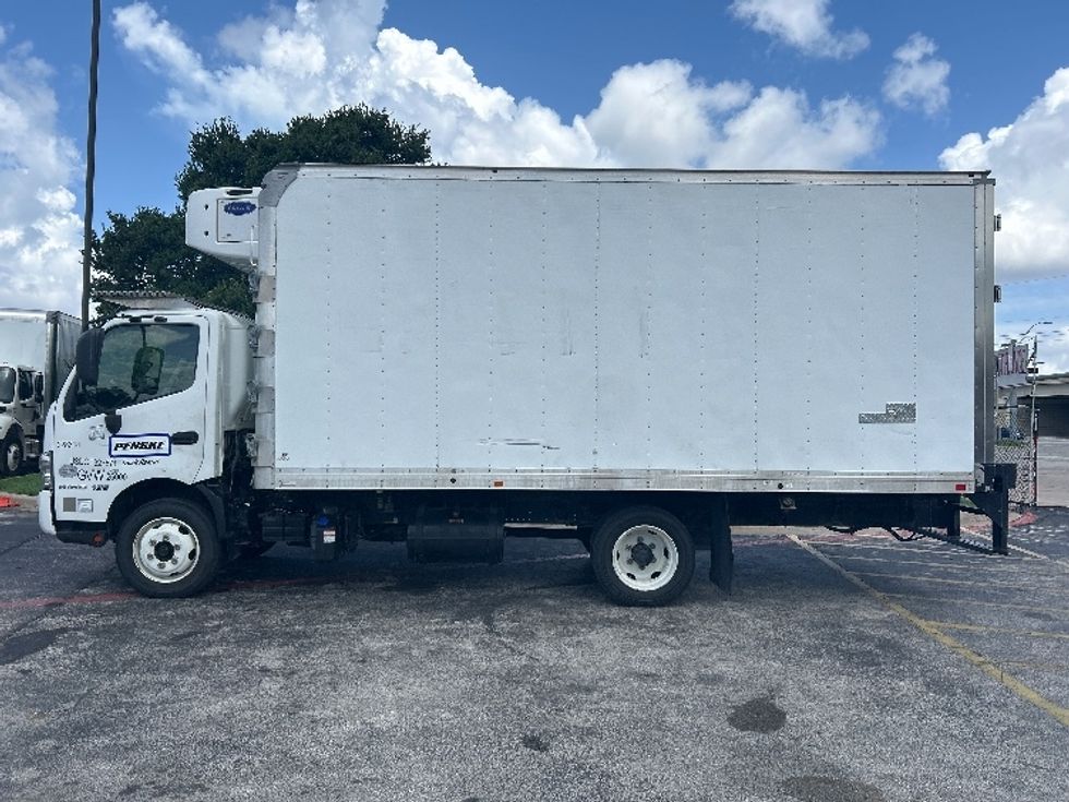 Refrigerated Truck-Light and Medium Duty Trucks-Hino-2019-195-Houston-TX-97,675\n\t\tmiles-$ 48,750 - Image 4
