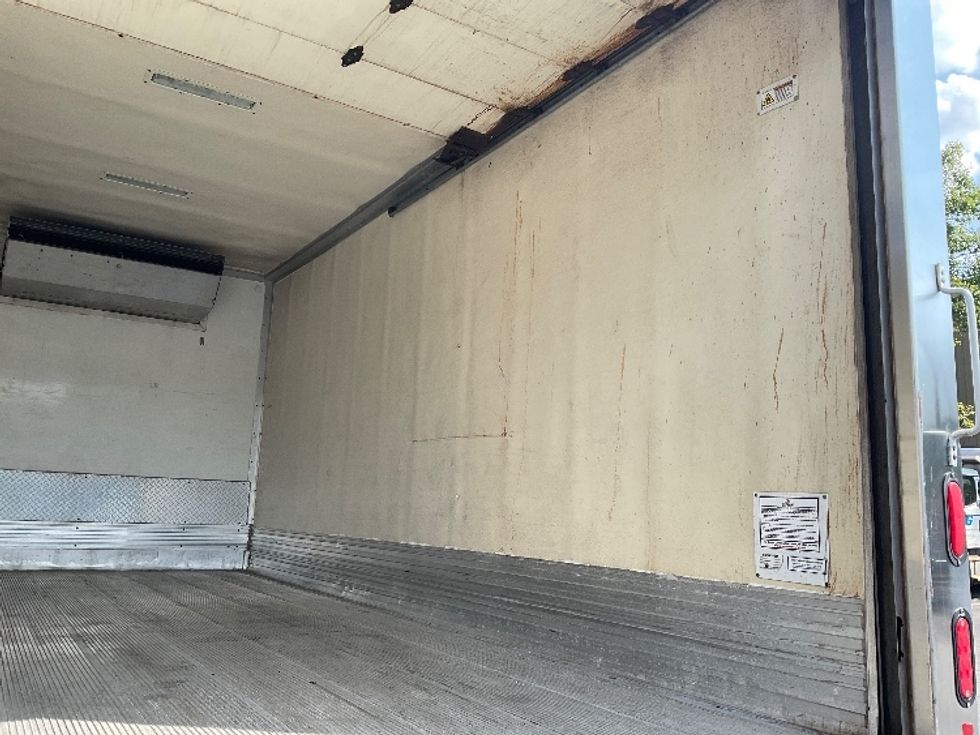 Refrigerated Truck-Light and Medium Duty Trucks-Hino-2019-195-Jessup-PA-107,839\n\t\tmiles-$ 47,750 - Image 11