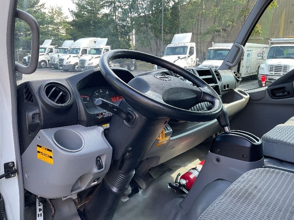 Refrigerated Truck-Light and Medium Duty Trucks-Hino-2019-195-Jessup-PA-107,839\n\t\tmiles-$ 47,750 - Image 16