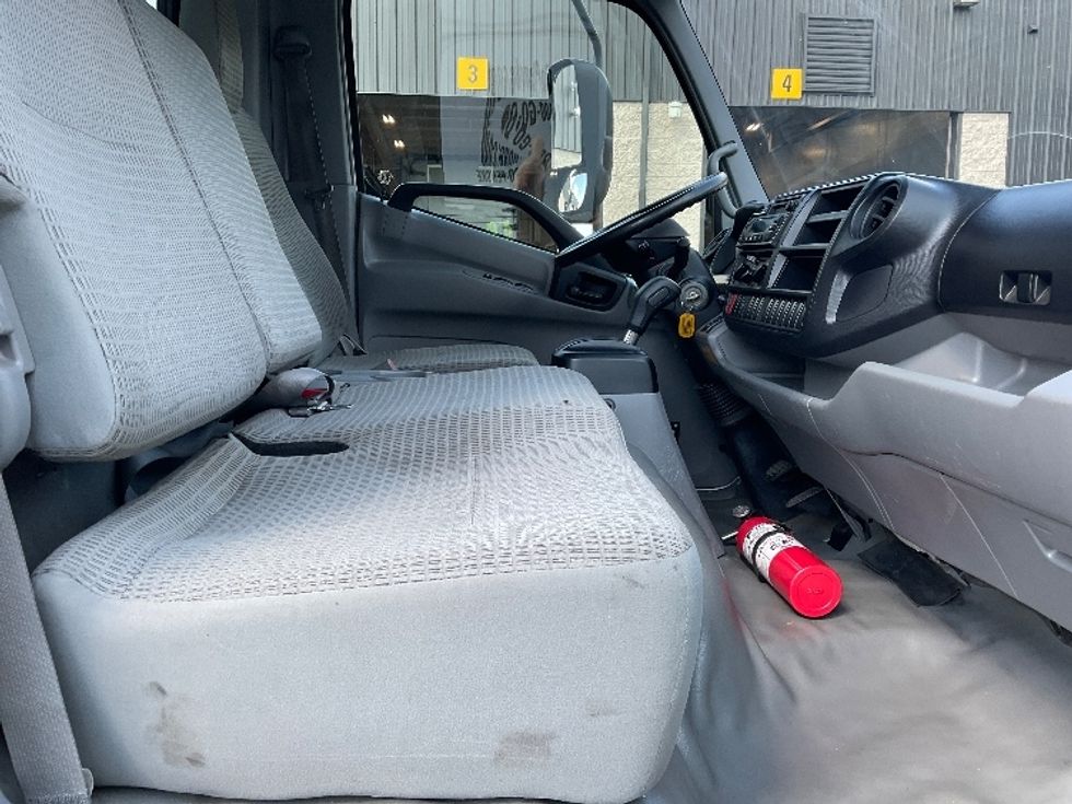 Refrigerated Truck-Light and Medium Duty Trucks-Hino-2019-195-Jessup-PA-107,839\n\t\tmiles-$ 47,750 - Image 21