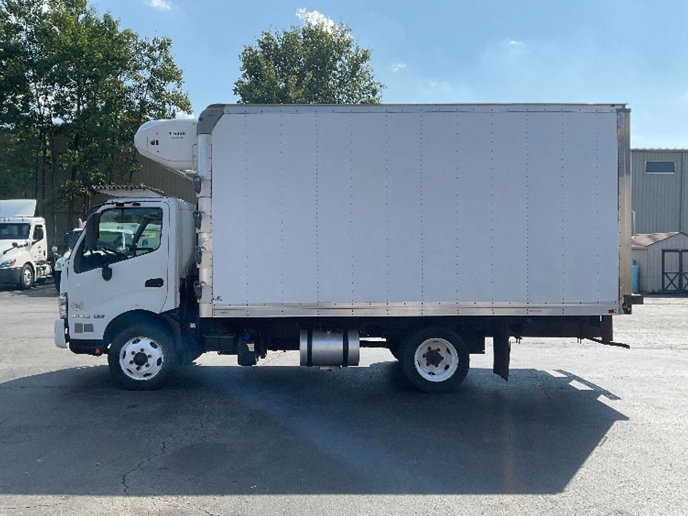 Refrigerated Truck-Light and Medium Duty Trucks-Hino-2019-195-Jessup-PA-107,839\n\t\tmiles-$ 47,750 - Image 4