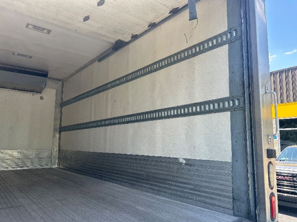 Refrigerated Truck-Light and Medium Duty Trucks-Hino-2019-195-Knoxville-TN-149,436\n\t\tmiles-$ 42,000 - Image 12