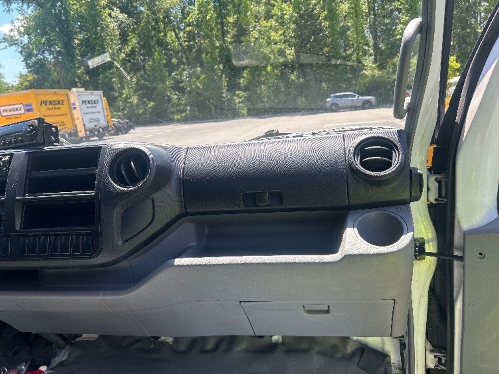 Refrigerated Truck-Light and Medium Duty Trucks-Hino-2019-195-Knoxville-TN-149,436\n\t\tmiles-$ 42,000 - Image 21