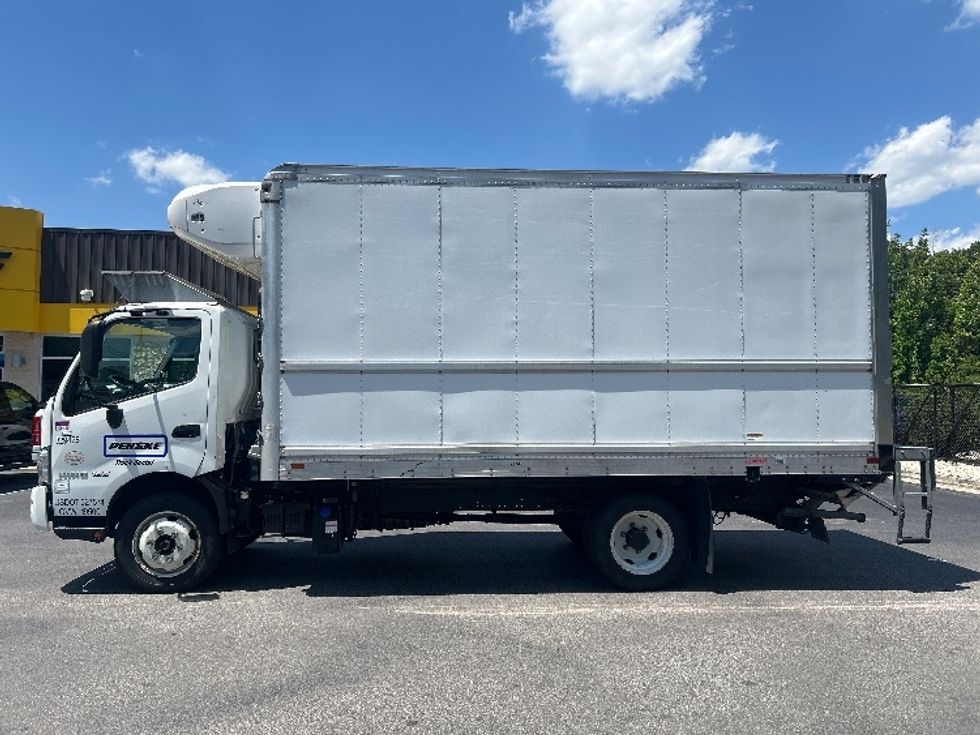 Refrigerated Truck-Light and Medium Duty Trucks-Hino-2019-195-Knoxville-TN-149,436\n\t\tmiles-$ 42,000 - Image 4