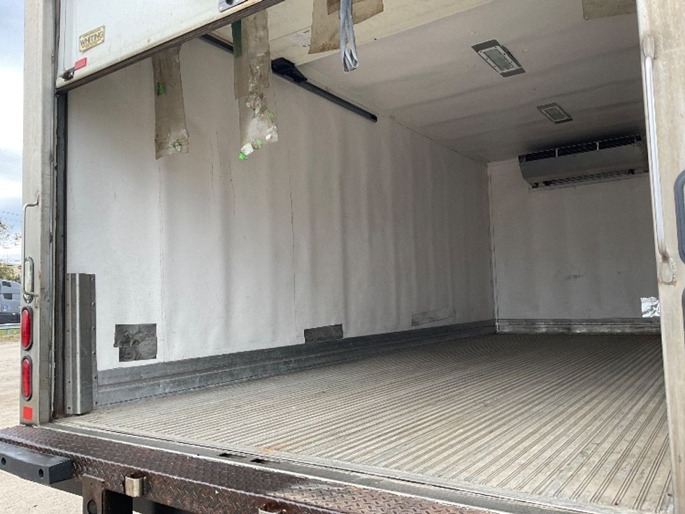 Refrigerated Truck-Light and Medium Duty Trucks-Hino-2019-195-Londonderry-NH-113,699\n\t\tmiles-$ 43,500 - Image 11