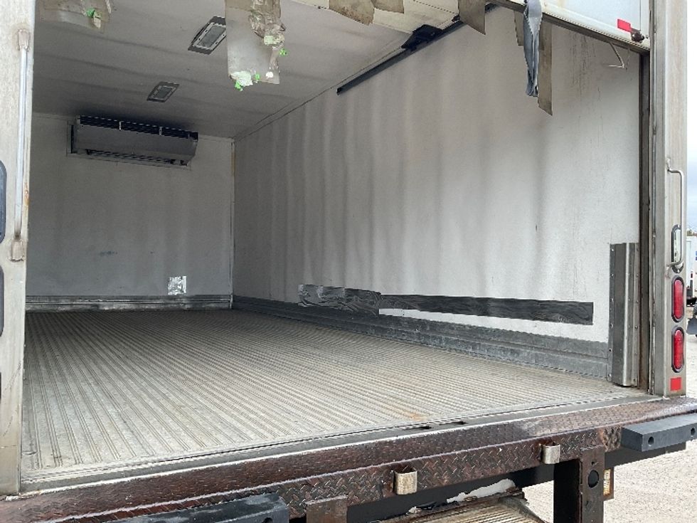 Refrigerated Truck-Light and Medium Duty Trucks-Hino-2019-195-Londonderry-NH-113,699\n\t\tmiles-$ 43,500 - Image 12