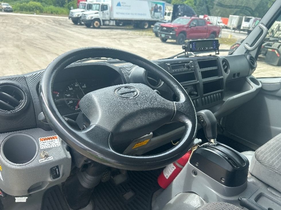 Refrigerated Truck-Light and Medium Duty Trucks-Hino-2019-195-Londonderry-NH-113,699\n\t\tmiles-$ 43,500 - Image 17
