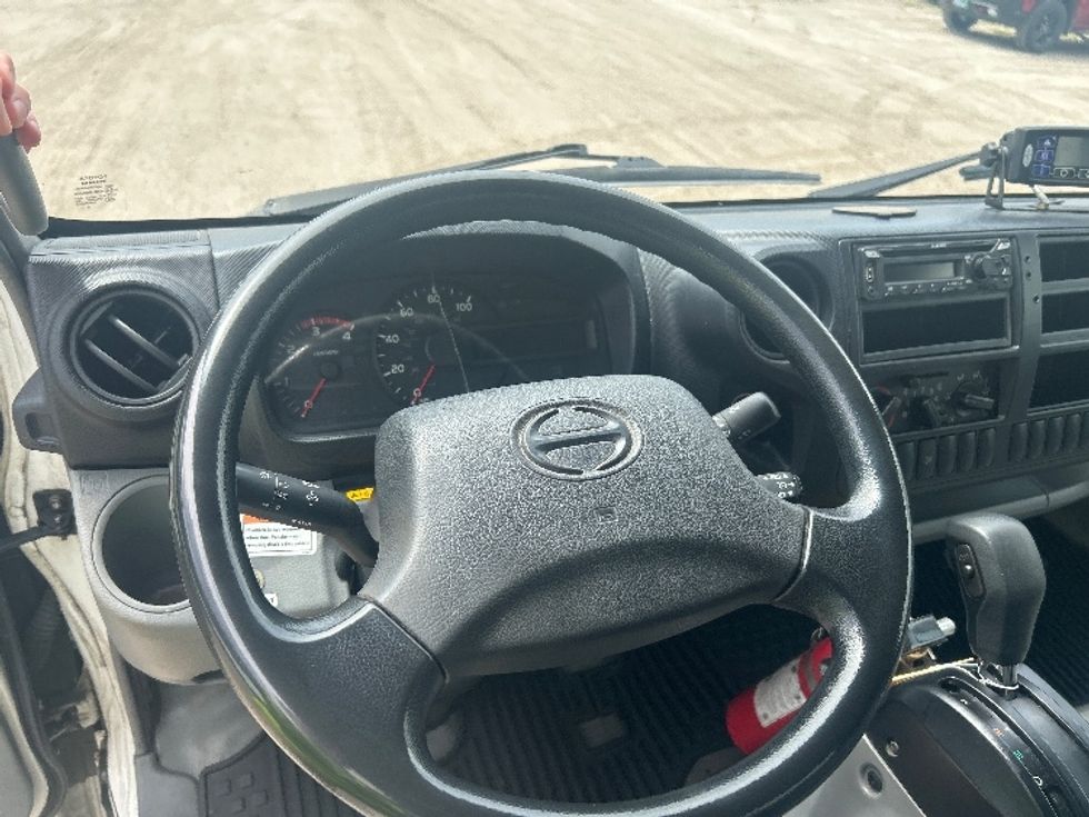 Refrigerated Truck-Light and Medium Duty Trucks-Hino-2019-195-Londonderry-NH-113,699\n\t\tmiles-$ 43,500 - Image 18