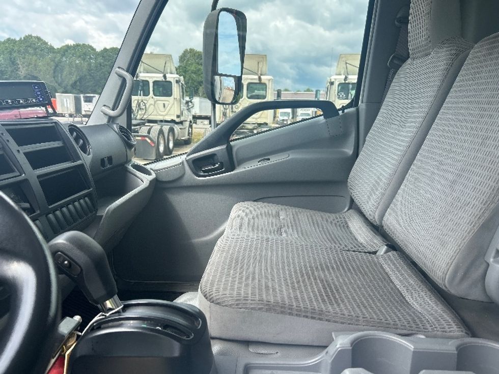 Refrigerated Truck-Light and Medium Duty Trucks-Hino-2019-195-Londonderry-NH-113,699\n\t\tmiles-$ 43,500 - Image 19