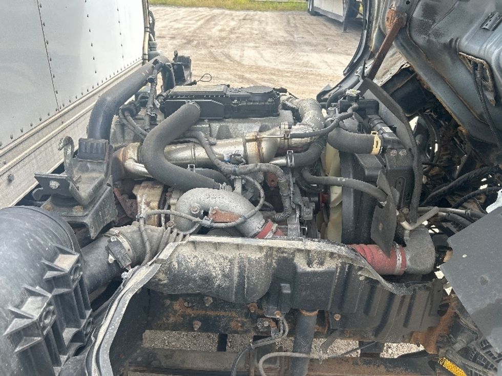 Refrigerated Truck-Light and Medium Duty Trucks-Hino-2019-195-Londonderry-NH-113,699\n\t\tmiles-$ 43,500 - Image 23