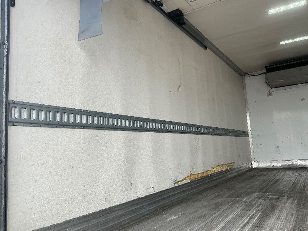 Refrigerated Truck-Light and Medium Duty Trucks-Hino-2019-195-Louisville-KY-85,000\n\t\tmiles-$ 48,250 - Image 11
