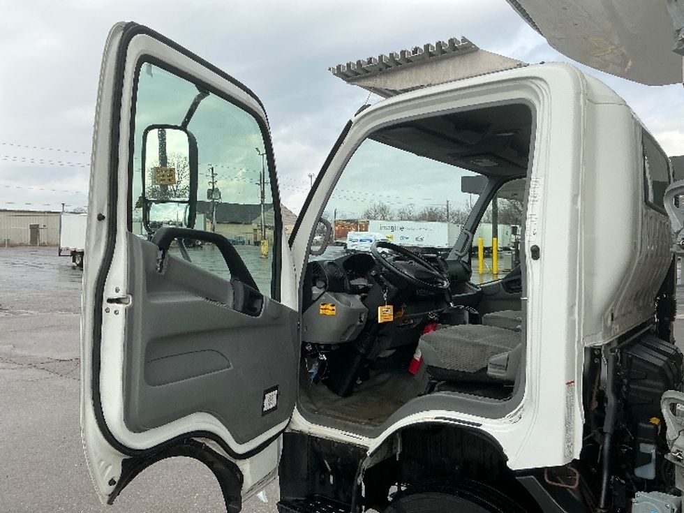 Refrigerated Truck-Light and Medium Duty Trucks-Hino-2019-195-Louisville-KY-85,000\n\t\tmiles-$ 48,250 - Image 16