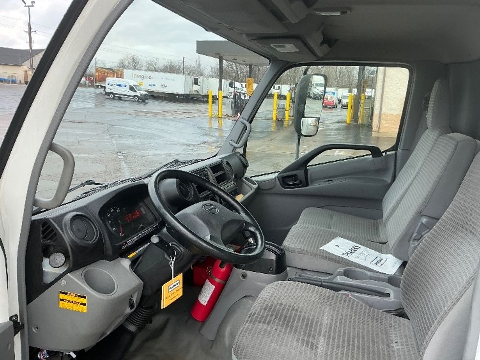Refrigerated Truck-Light and Medium Duty Trucks-Hino-2019-195-Louisville-KY-85,000\n\t\tmiles-$ 48,250 - Image 17