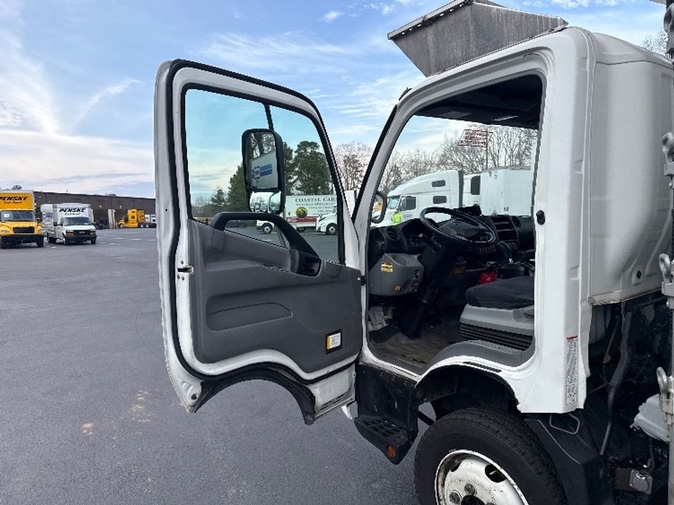Refrigerated Truck-Light and Medium Duty Trucks-Hino-2019-195-Mebane-NC-170,000\n\t\tmiles-$ 45,500 - Image 16