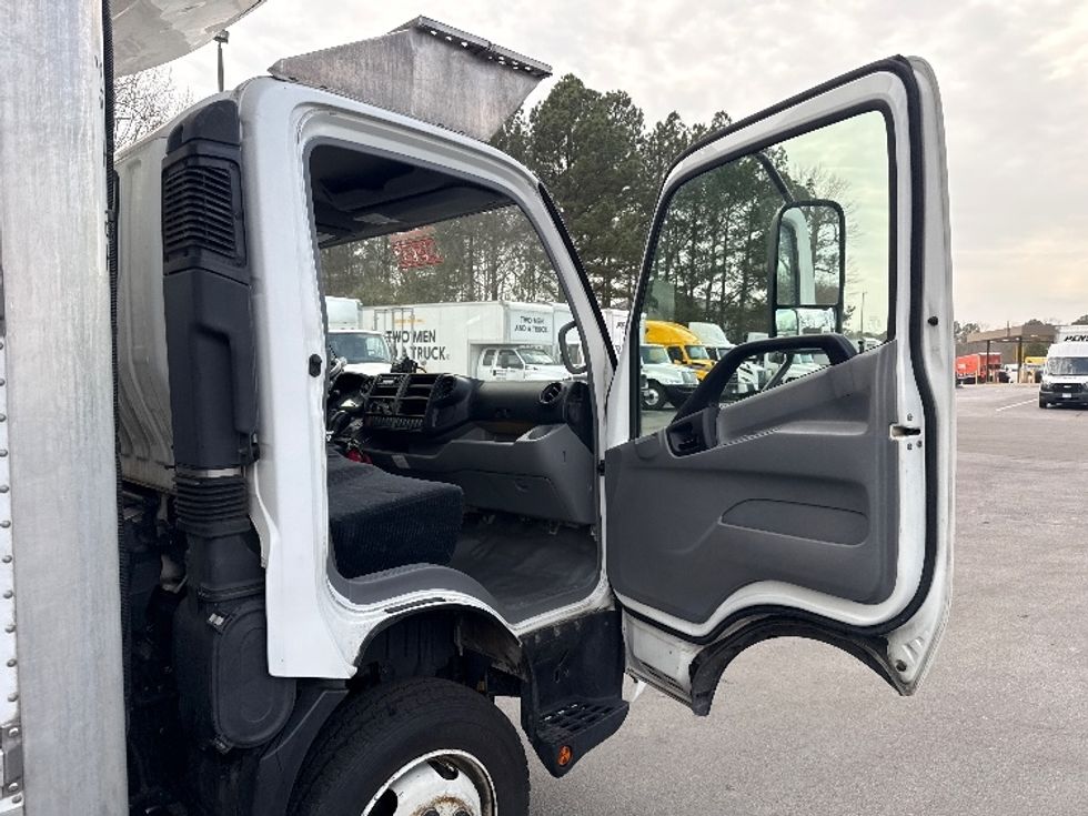 Refrigerated Truck-Light and Medium Duty Trucks-Hino-2019-195-Mebane-NC-170,000\n\t\tmiles-$ 45,500 - Image 20