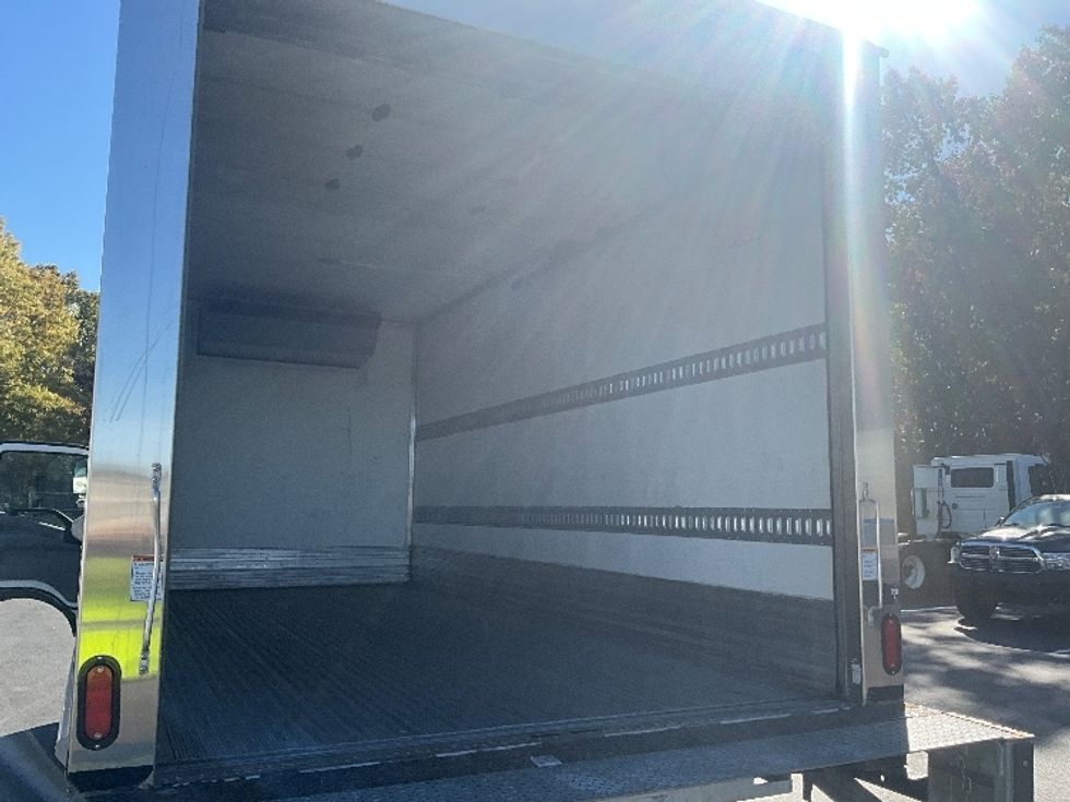 Refrigerated Truck-Light and Medium Duty Trucks-Hino-2019-195-Mebane-NC-62,408\n\t\tmiles-$ 58,750 - Image 12