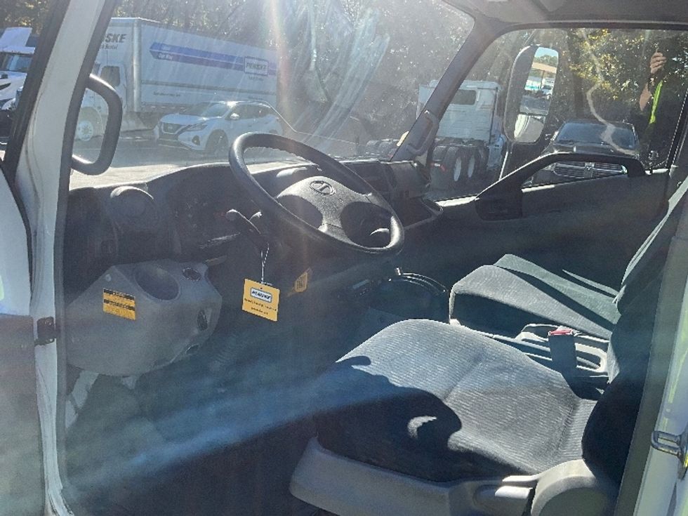 Refrigerated Truck-Light and Medium Duty Trucks-Hino-2019-195-Mebane-NC-62,408\n\t\tmiles-$ 58,750 - Image 17