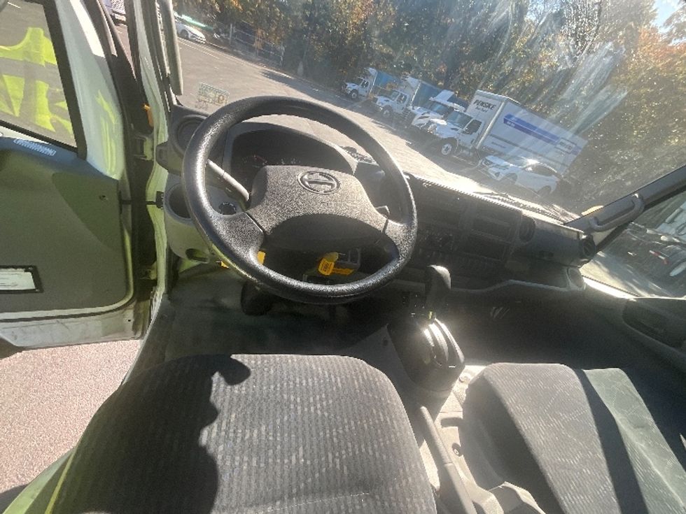 Refrigerated Truck-Light and Medium Duty Trucks-Hino-2019-195-Mebane-NC-62,408\n\t\tmiles-$ 58,750 - Image 18