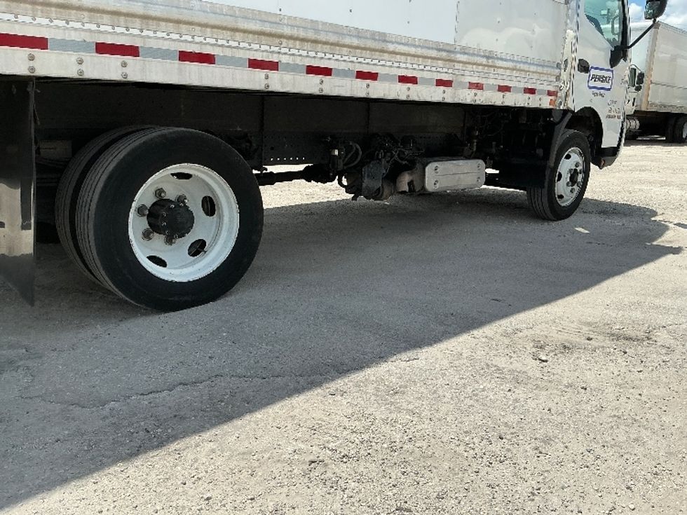 Refrigerated Truck-Light and Medium Duty Trucks-Hino-2019-195-Miami-FL-121,303\n\t\tmiles-$ 51,500 - Image 14