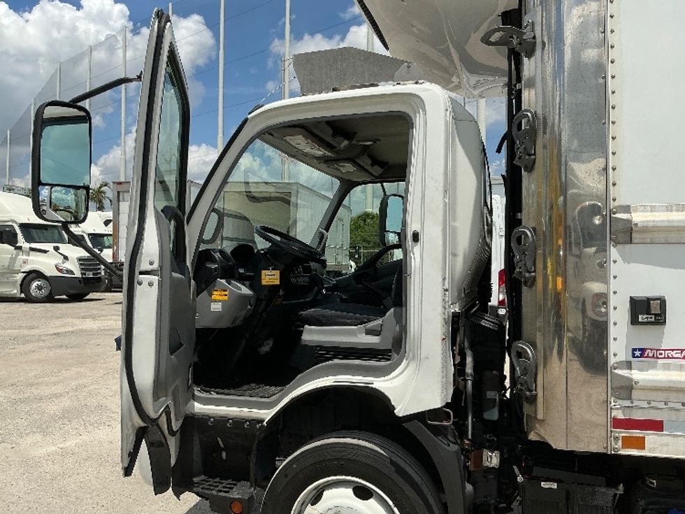 Refrigerated Truck-Light and Medium Duty Trucks-Hino-2019-195-Miami-FL-121,303\n\t\tmiles-$ 51,500 - Image 16