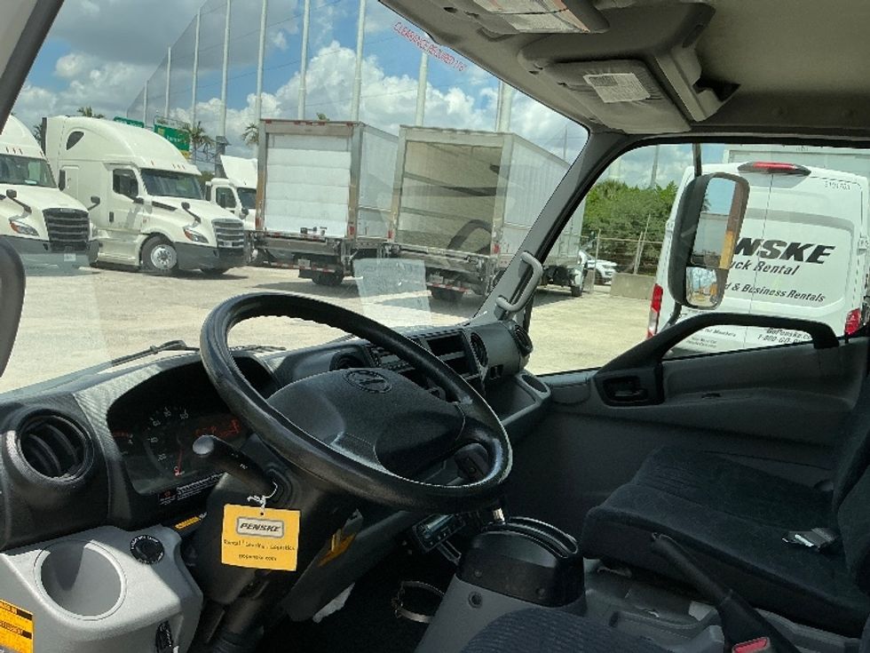 Refrigerated Truck-Light and Medium Duty Trucks-Hino-2019-195-Miami-FL-121,303\n\t\tmiles-$ 51,500 - Image 17