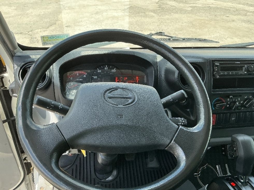Refrigerated Truck-Light and Medium Duty Trucks-Hino-2019-195-Miami-FL-121,303\n\t\tmiles-$ 51,500 - Image 18
