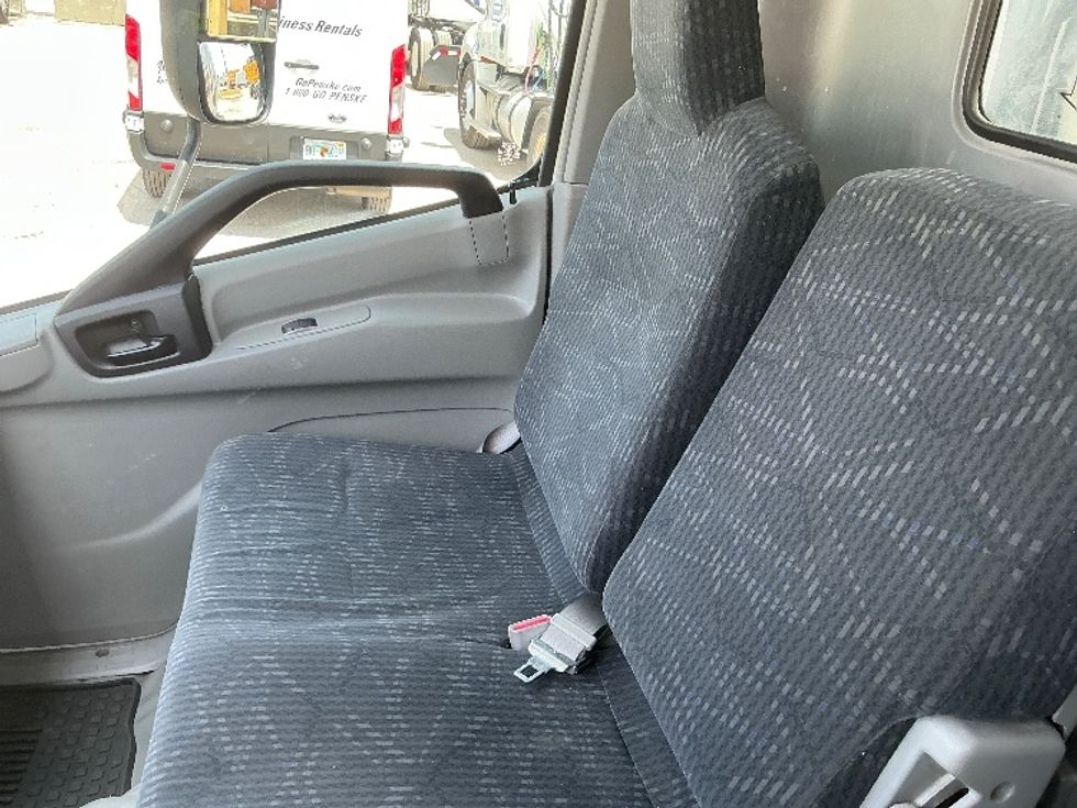 Refrigerated Truck-Light and Medium Duty Trucks-Hino-2019-195-Miami-FL-121,303\n\t\tmiles-$ 51,500 - Image 19