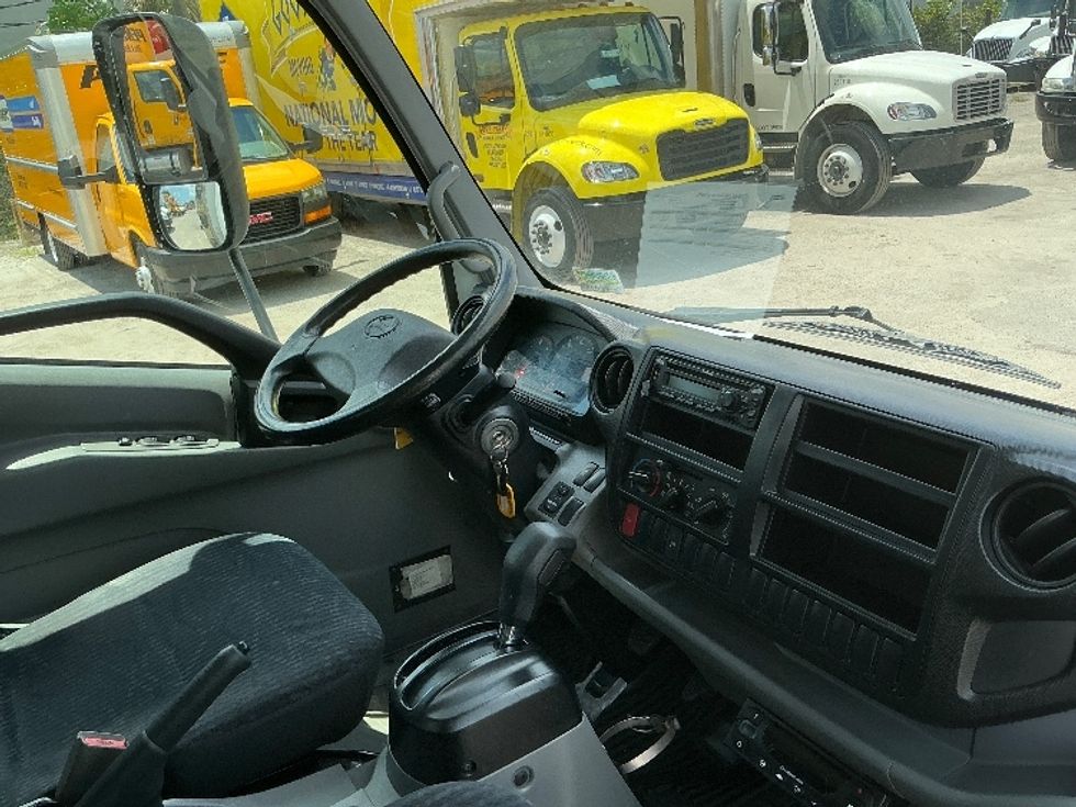 Refrigerated Truck-Light and Medium Duty Trucks-Hino-2019-195-Miami-FL-121,303\n\t\tmiles-$ 51,500 - Image 22