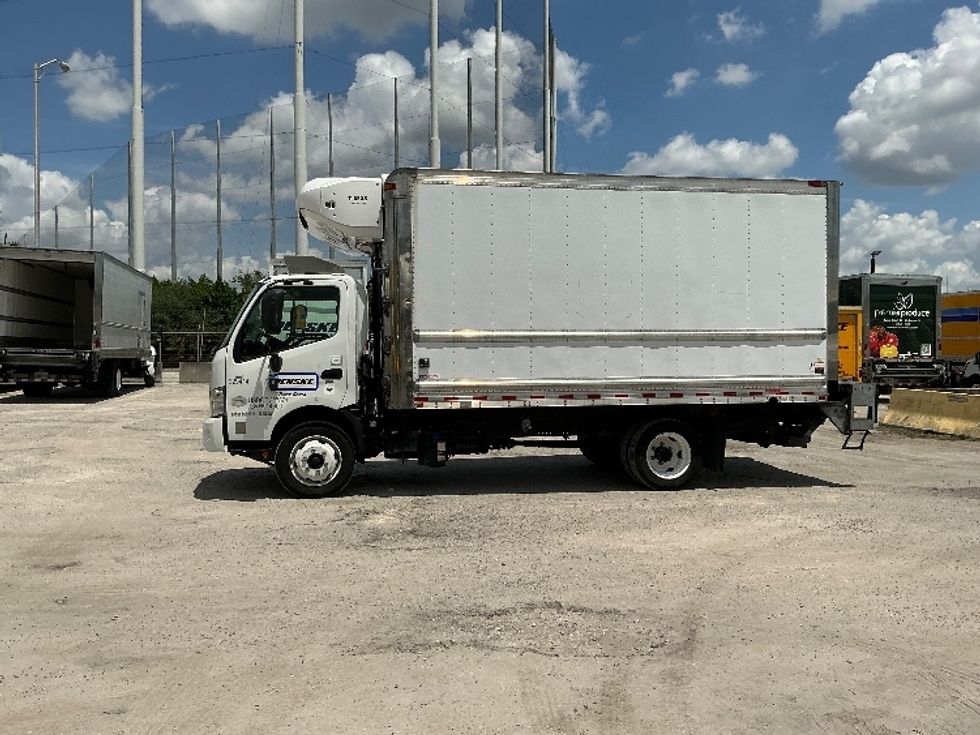 Refrigerated Truck-Light and Medium Duty Trucks-Hino-2019-195-Miami-FL-121,303\n\t\tmiles-$ 51,500 - Image 4
