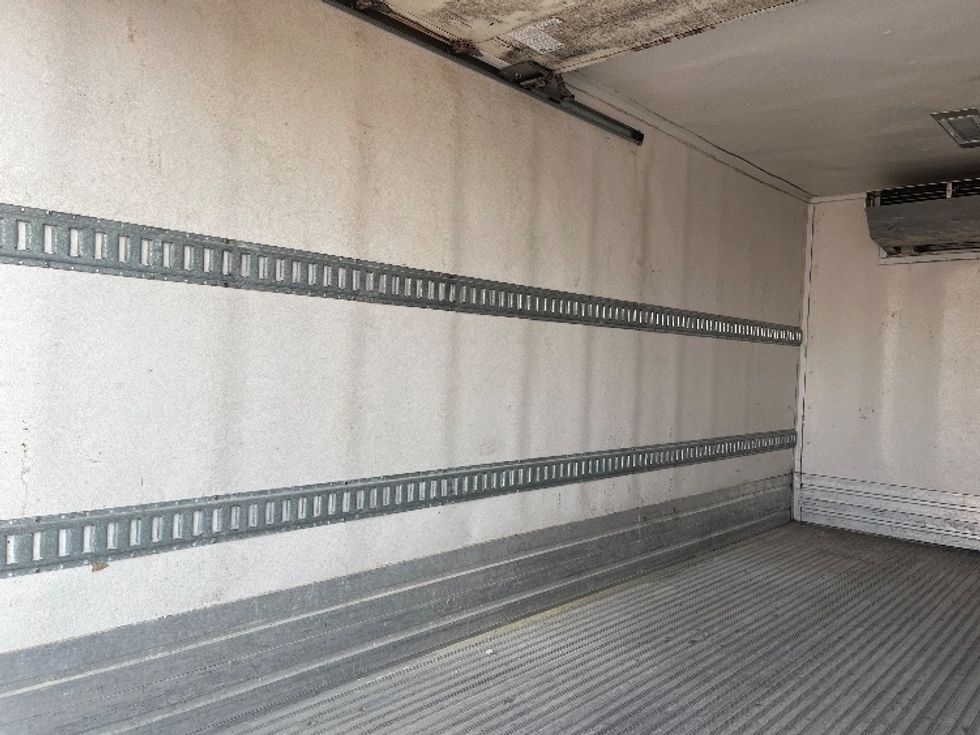Refrigerated Truck-Light and Medium Duty Trucks-Hino-2019-195-Middlefield-OH-87,299\n\t\tmiles-$ 54,500 - Image 10