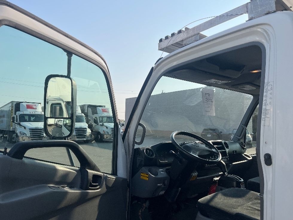 Refrigerated Truck-Light and Medium Duty Trucks-Hino-2019-195-Middlefield-OH-87,299\n\t\tmiles-$ 54,500 - Image 15