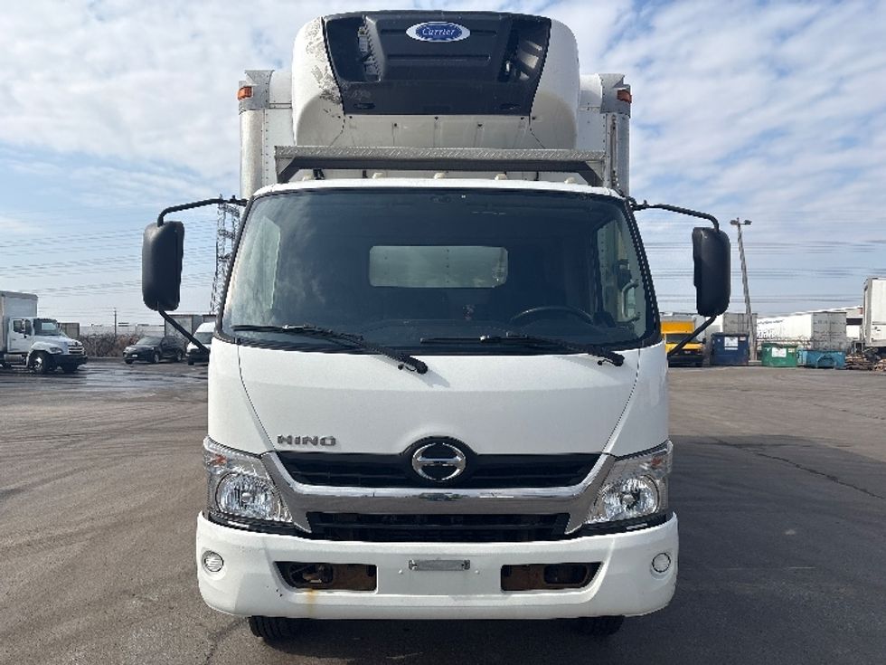 Refrigerated Truck-Light and Medium Duty Trucks-Hino-2019-195-Mississauga-ON-111,269\n\t\tkm-$ 77,500 - Image 2