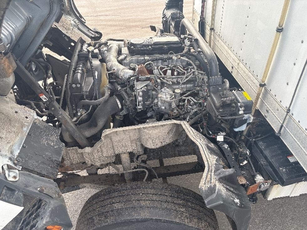 Refrigerated Truck-Light and Medium Duty Trucks-Hino-2019-195-Mississauga-ON-111,269\n\t\tkm-$ 77,500 - Image 24