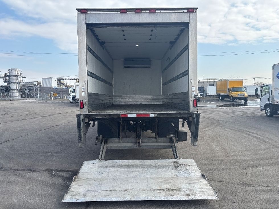 Refrigerated Truck-Light and Medium Duty Trucks-Hino-2019-195-Mississauga-ON-111,269\n\t\tkm-$ 77,500 - Image 9