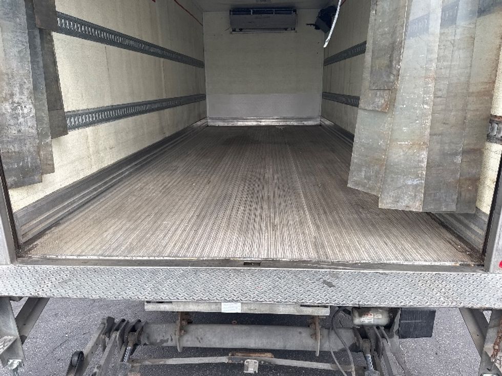 Refrigerated Truck-Light and Medium Duty Trucks-Hino-2019-195-Mississauga-ON-158,127\n\t\tkm-$ 72,750 - Image 10