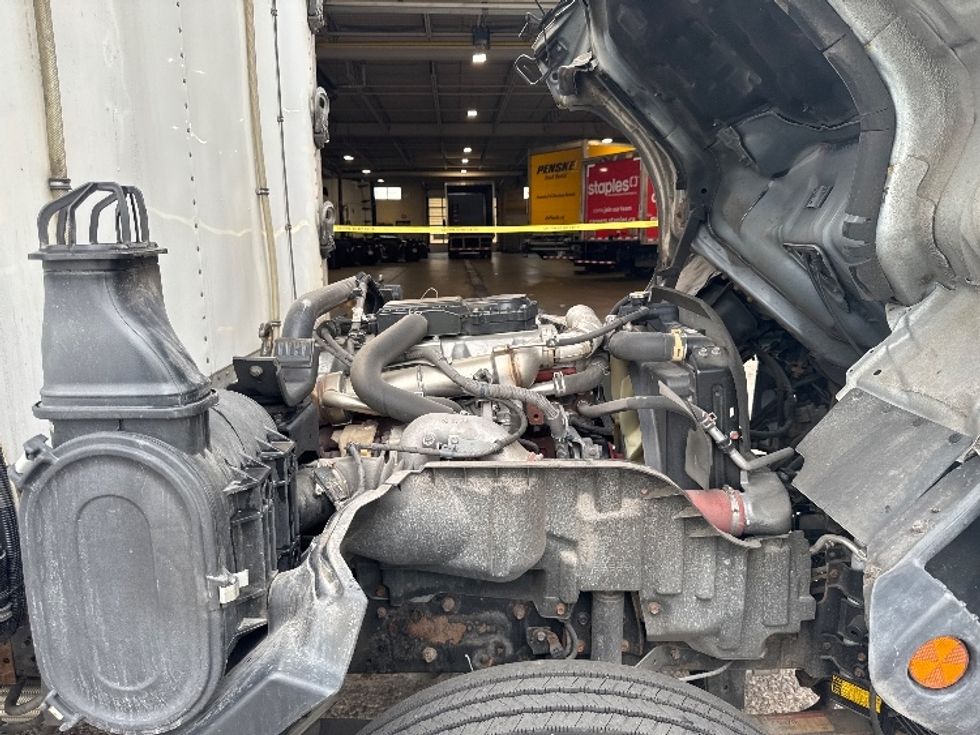 Refrigerated Truck-Light and Medium Duty Trucks-Hino-2019-195-Mississauga-ON-158,127\n\t\tkm-$ 72,750 - Image 23