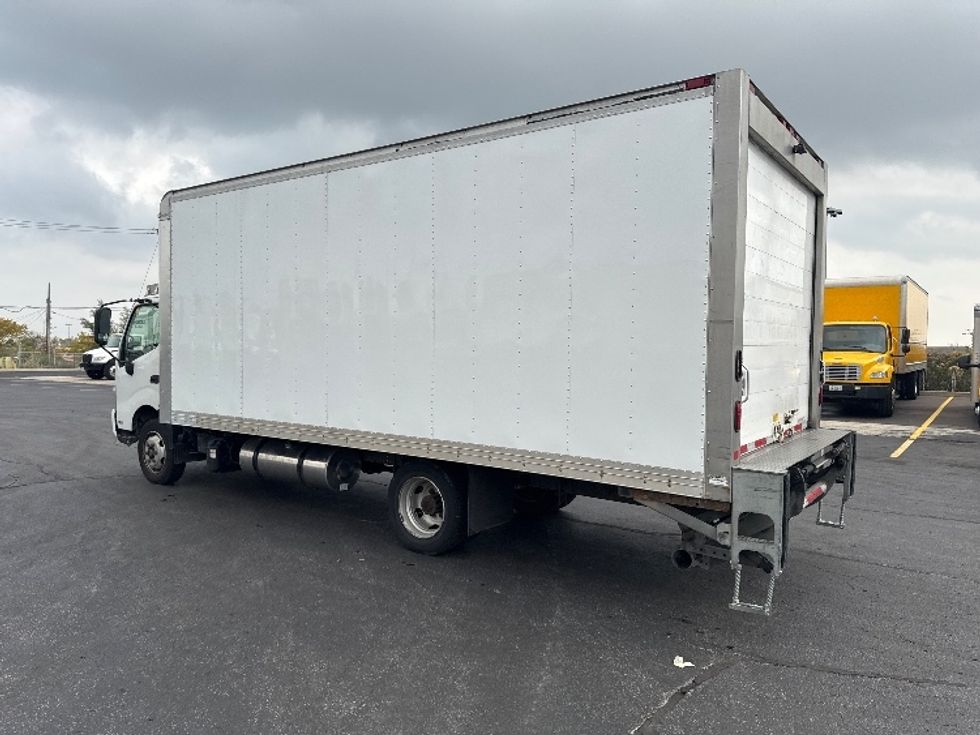 Refrigerated Truck-Light and Medium Duty Trucks-Hino-2019-195-Mississauga-ON-158,127\n\t\tkm-$ 72,750 - Image 6