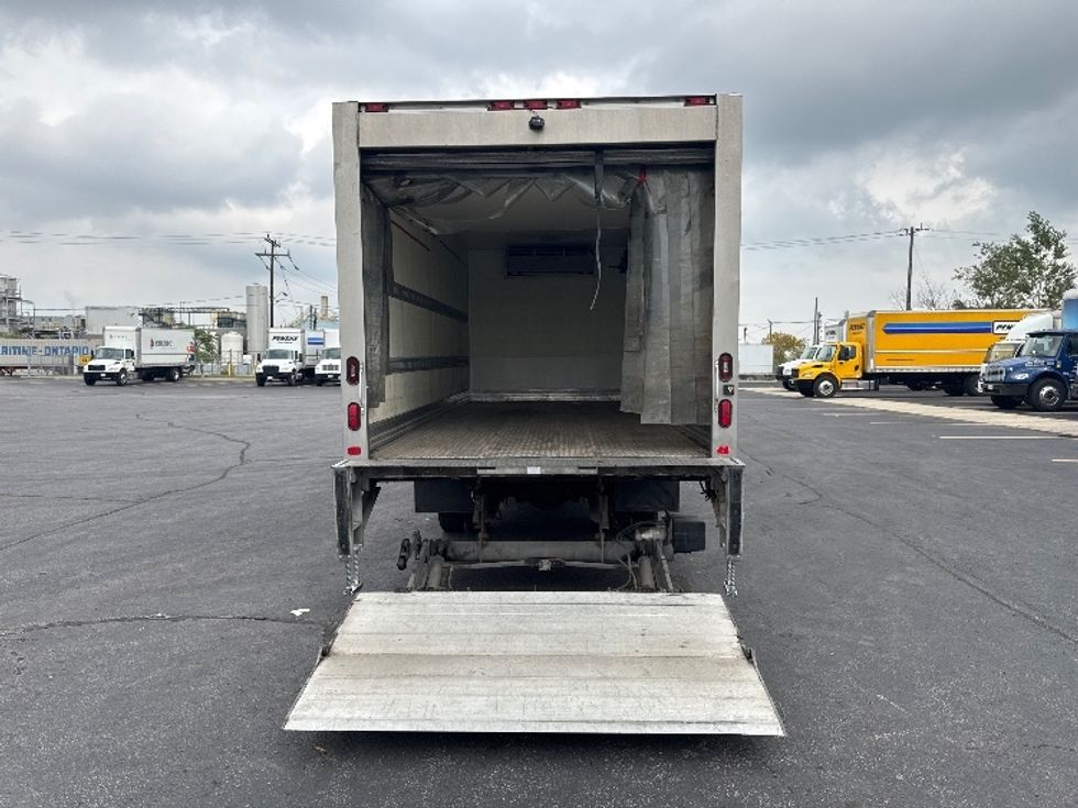 Refrigerated Truck-Light and Medium Duty Trucks-Hino-2019-195-Mississauga-ON-158,127\n\t\tkm-$ 72,750 - Image 9