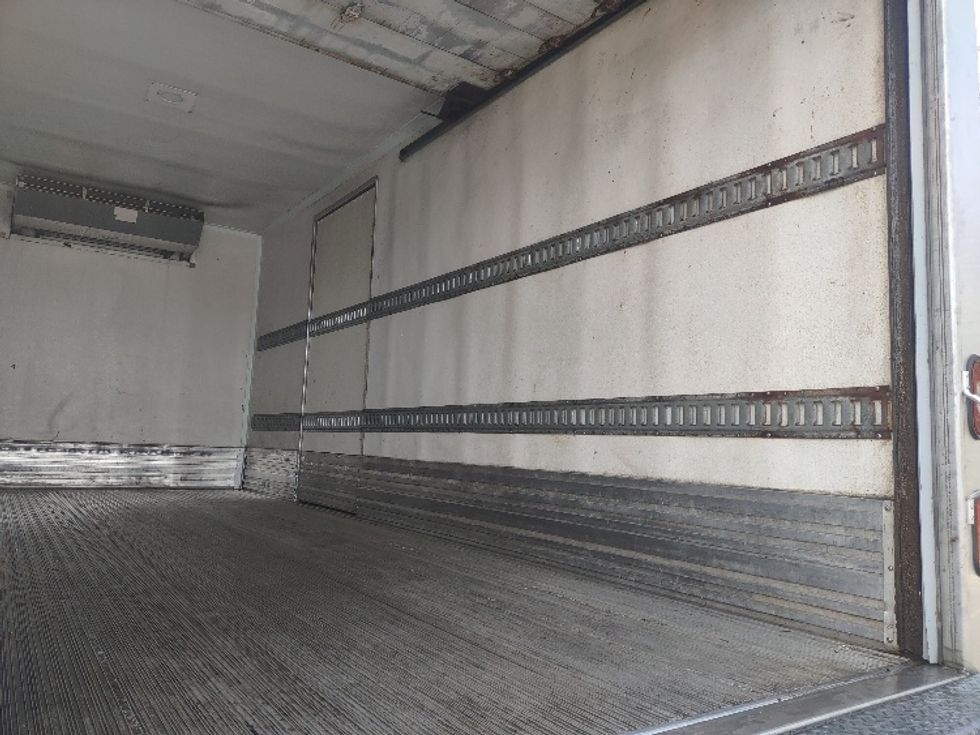 Refrigerated Truck-Light and Medium Duty Trucks-Hino-2019-195-Mississauga-ON-248,240\n\t\tkm-$ 60,500 - Image 11