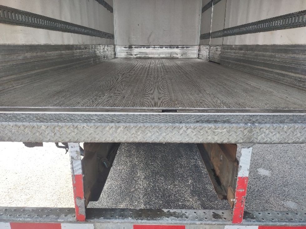 Refrigerated Truck-Light and Medium Duty Trucks-Hino-2019-195-Mississauga-ON-248,240\n\t\tkm-$ 60,500 - Image 9